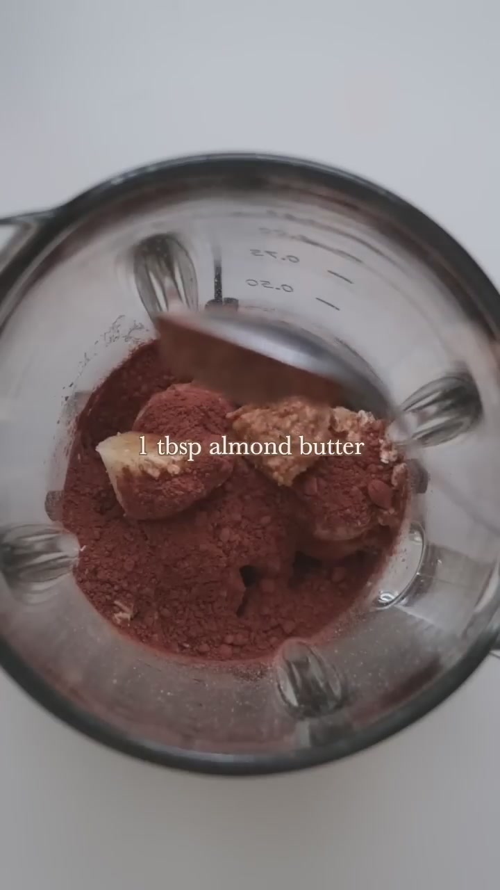 Blending the smoothie
